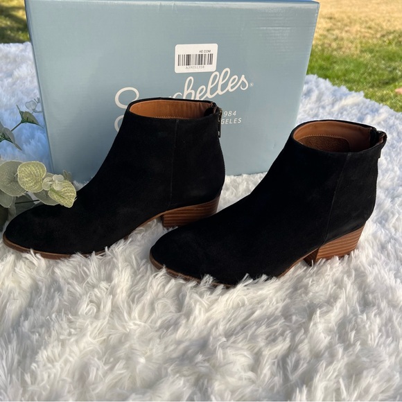 Seychelles, floodplain suede black bootie, size 6 - Picture 5 of 16